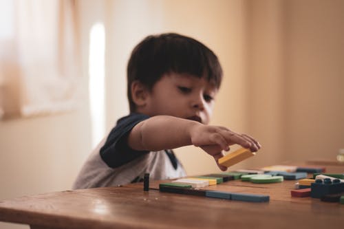 靳姓霍的女孩子取名_靳昕宜用在人名的意思